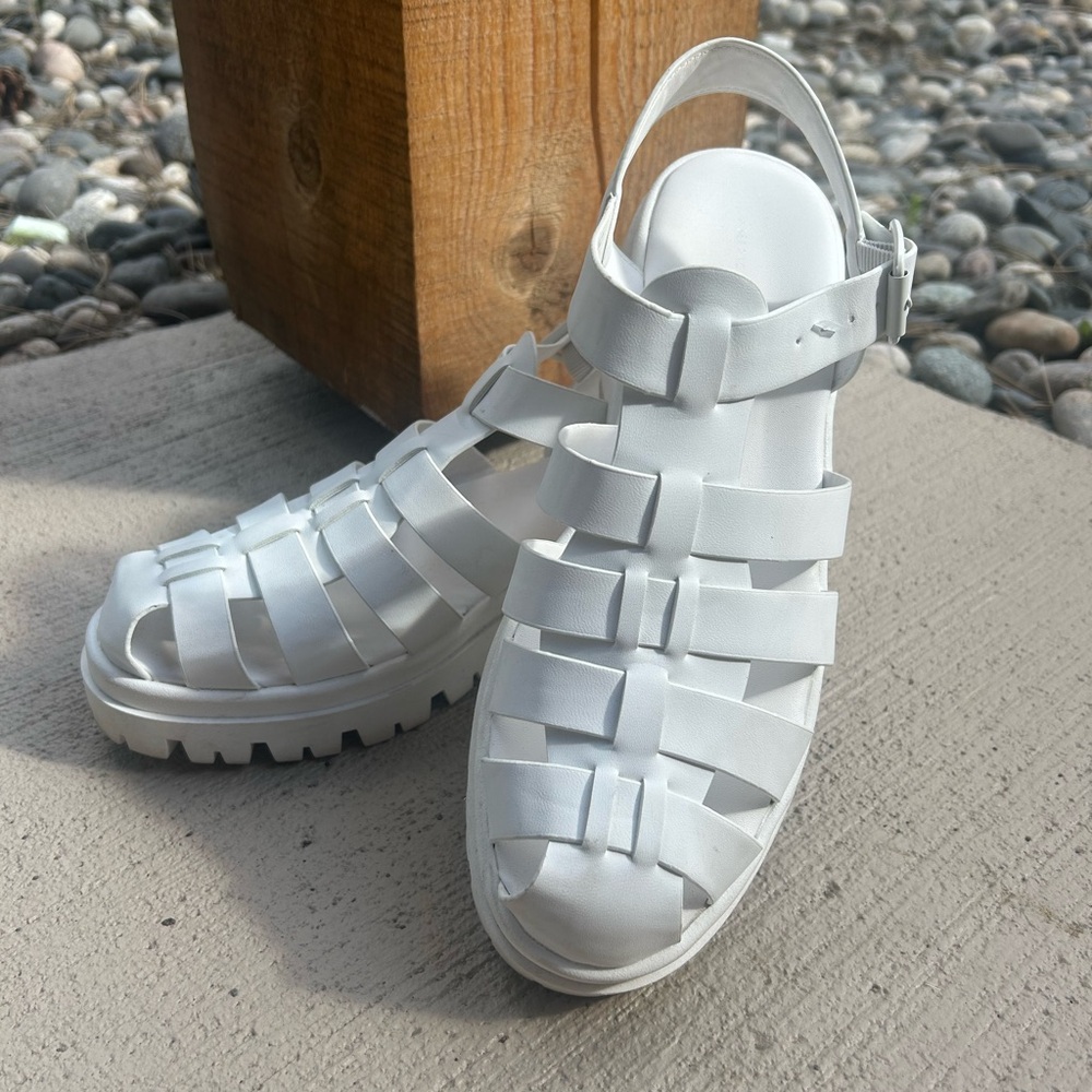 American Eagle Fiaherman Lug Sandals women’s sz 8